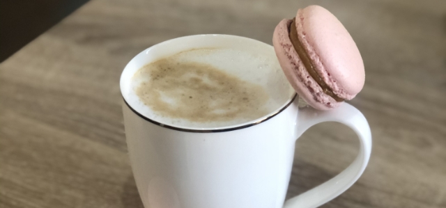 Kawa z&nbsp;ciastkiem